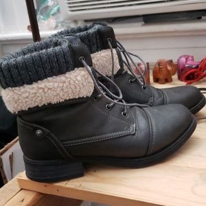 Size 8.5 women's gray lace up combat boots